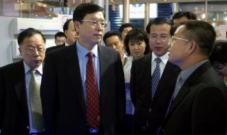 美商务部长与贸易代表谁职务高 现任商务部部长是谁